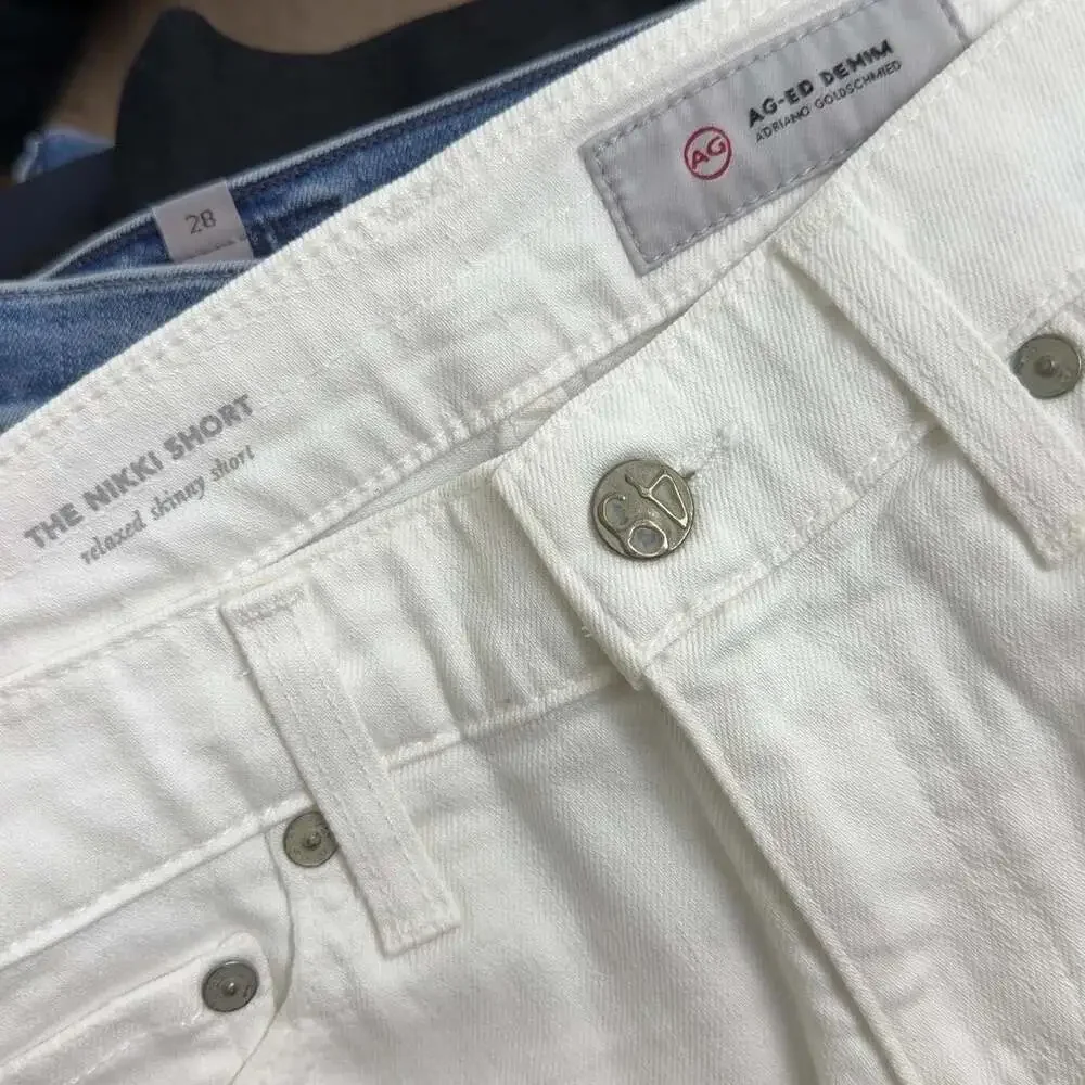 AG Adriano Goldschmied The Nikki Short White Distressed Denim Size 25 Women’s